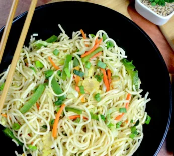 Veg Hakka Noodles